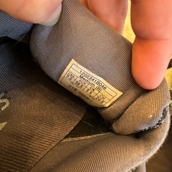 Women’s Brooks Launch 4 Running Shoe - Picture 4 of 5